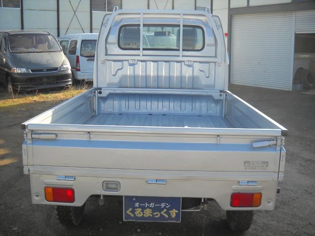 キャリイトラック ＫＣエアコン・パワステ　本州仕入　４ＷＤ　走行５１０００ＫＭ　エアコンパワステ　ヘッドライトレベライザー　２－４切り替えＬＯモード付４ＷＤ（3枚目）