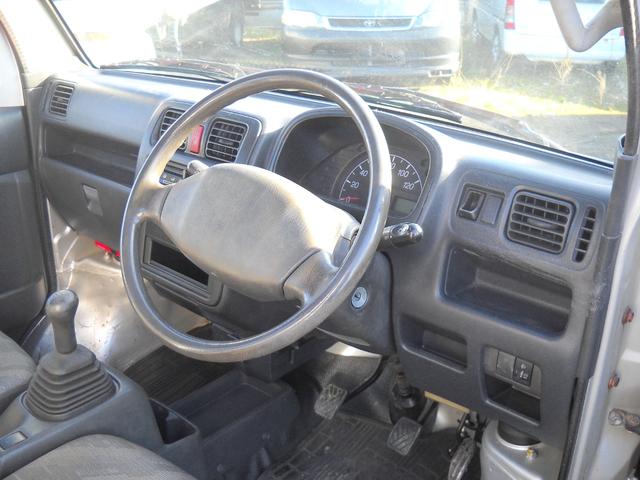 キャリイトラック ＫＣエアコン・パワステ　本州仕入　４ＷＤ　走行５１０００ＫＭ　エアコンパワステ　ヘッドライトレベライザー　２－４切り替えＬＯモード付４ＷＤ（7枚目）