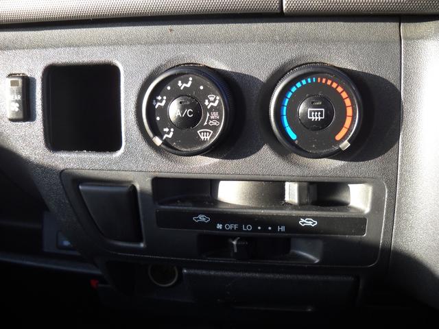 ハイエースバン ロングスーパーGL 本州仕入 ディーゼル オートマ4WD 走行178000K キーレス ABSエアバック ナビTV Bトゥース DVD再生 ETC オートライト デュアルエアコン Rヒーター Pガラス ドライブレコーダー(12枚目)