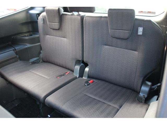 ヴォクシー ハイブリッドＳ－Ｇ　４ＷＤ　ナビ　ＬＥＤライト　Ｂカメラ　両側スライドドア　寒冷地仕様（11枚目）