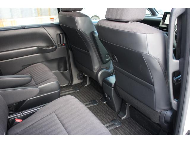 ヴォクシー ハイブリッドＳ－Ｇ　４ＷＤ　ナビ　ＬＥＤライト　Ｂカメラ　両側スライドドア　寒冷地仕様（14枚目）