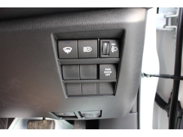 ヴォクシー ハイブリッドＳ－Ｇ　４ＷＤ　ナビ　ＬＥＤライト　Ｂカメラ　両側スライドドア　寒冷地仕様（18枚目）