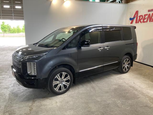 デリカＤ：５ Ｐ　４ＷＤ　フルセグナビ　全方位カメラ　ＥＴＣ　クルーズコントロール　ステアリングオーディオスイッチ　パドルシフト　純正アルミホイール　両側電動スライドドア　衝突被害軽減ブレーキ　電動パーキング（4枚目）