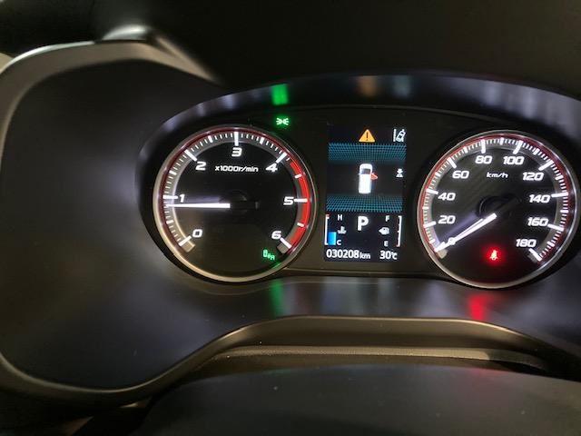 デリカＤ：５ Ｐ　４ＷＤ　フルセグナビ　全方位カメラ　ＥＴＣ　クルーズコントロール　ステアリングオーディオスイッチ　パドルシフト　純正アルミホイール　両側電動スライドドア　衝突被害軽減ブレーキ　電動パーキング（9枚目）