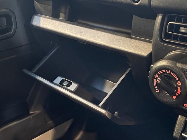ジムニー ＸＧ　４ＷＤ　スズキセーフティ　ディスプレイオーディオ　Ｂｌｕｅｔｏｏｔｈ接続　ＵＳＢ対応　ＡＵＸ対応　ＥＴＣ　レーンアシスト　オートハイビーム　アイドリングストップ　ワンオーナー　パワーウインドウ（22枚目）
