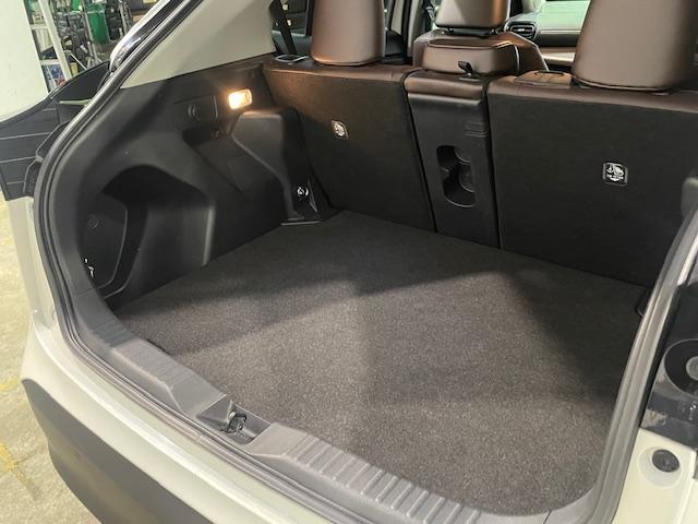 ヤリスクロス Ｚ　４ＷＤ　トヨタセーフティセンス　Ｔコネクトナビ　全方位カメラ　Ｂｌｕｅｔｏｏｔｈ接続可　ビルトインＥＴＣ　ドラレコ　１８インチ純正アルミ　ＬＥＤヘッドライト　寒冷地仕様　電動リアゲート　シートヒーター（43枚目）