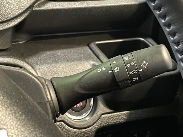 ソリオバンディット ハイブリッドＭＶ　４ＷＤ　ハイブリッドＭ全方位モニター付きナビ　フルセグ　スズキコネクト対応　両側パワースライドドア　ＬＥＤヘッドライト　アダプティブクルーズコントロール　シートヒーター　電動パーキングブレーキ（18枚目）