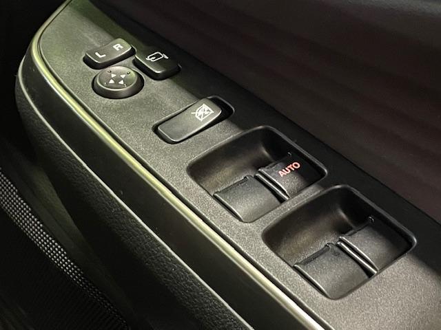 ソリオバンディット ハイブリッドＭＶ　４ＷＤ　ハイブリッドＭ全方位モニター付きナビ　フルセグ　スズキコネクト対応　両側パワースライドドア　ＬＥＤヘッドライト　アダプティブクルーズコントロール　シートヒーター　電動パーキングブレーキ（29枚目）