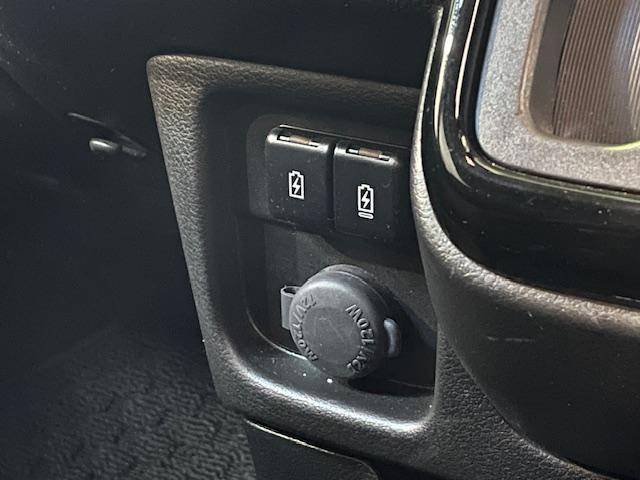 ソリオバンディット ハイブリッドＭＶ　４ＷＤ　全方位モニター付きメモリーナビ　フルセグ　スズキコネクト対応車　両側パワースライドドア　ＬＥＤヘッドライト　シートヒーター　コーナーセンサー　スズキセーフティサポート　Ｂｌｕｅｔｏｏｔｈ（28枚目）