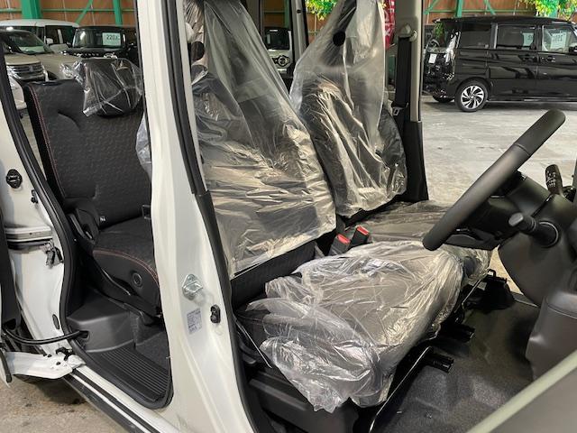 スペーシアギア ハイブリッドＸＺ　ハイブリッドＸＺスズキコネクト／純正９型ナビ／全方位カメラ／フルセグＴＶ／両側パワースライドドア／ＬＥＤヘッドライト＆フォグ／禁煙車／プッシュスタート／スマートキー／前席シートヒーター登録済み未使用（13枚目）