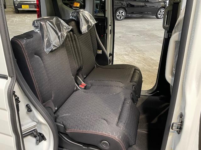 スペーシアギア ハイブリッドＸＺ　ハイブリッドＸＺスズキコネクト／純正９型ナビ／全方位カメラ／フルセグＴＶ／両側パワースライドドア／ＬＥＤヘッドライト＆フォグ／禁煙車／プッシュスタート／スマートキー／前席シートヒーター登録済み未使用（14枚目）