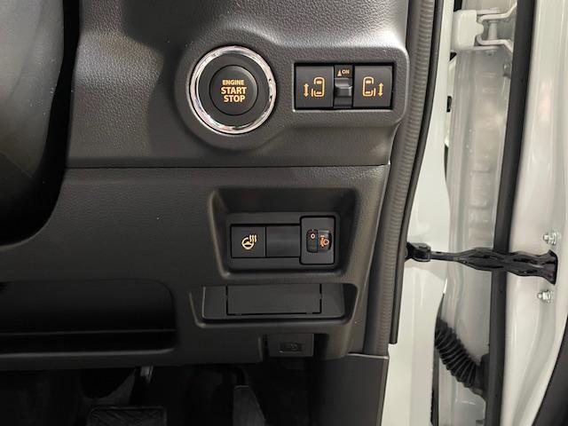 スペーシアギア ハイブリッドＸＺ　ハイブリッドＸＺスズキコネクト／純正９型ナビ／全方位カメラ／フルセグＴＶ／両側パワースライドドア／ＬＥＤヘッドライト＆フォグ／禁煙車／プッシュスタート／スマートキー／前席シートヒーター登録済み未使用（20枚目）