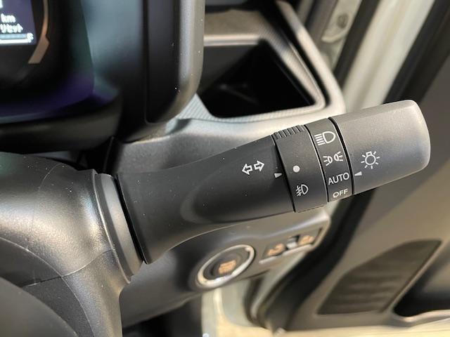 スペーシアギア ハイブリッドＸＺ　ハイブリッドＸＺスズキコネクト／純正９型ナビ／全方位カメラ／フルセグＴＶ／両側パワースライドドア／ＬＥＤヘッドライト＆フォグ／禁煙車／プッシュスタート／スマートキー／前席シートヒーター登録済み未使用（27枚目）