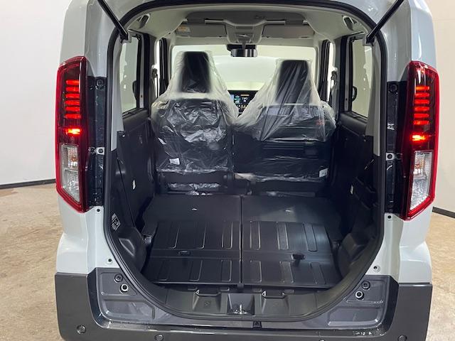 スペーシアギア ハイブリッドＸＺ　ハイブリッドＸＺスズキコネクト／純正９型ナビ／全方位カメラ／フルセグＴＶ／両側パワースライドドア／ＬＥＤヘッドライト＆フォグ／禁煙車／プッシュスタート／スマートキー／前席シートヒーター登録済み未使用（49枚目）