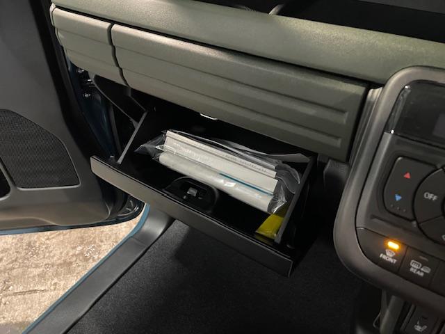 スペーシアギア ハイブリッドＸＺ　ターボ　スズキコネクト／純正９型ナビ／全方位カメラ／フルセグＴＶ／両側パワースライドドア／ＬＥＤヘッドライト＆フォグ／禁煙車／プッシュスタート／スマートキー／前席シートヒーター（35枚目）