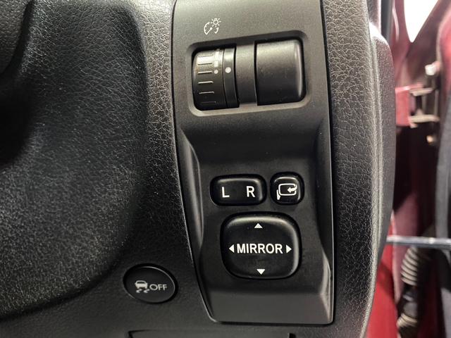 2.0i-S ワンオーナー 禁煙車 社外SDナビ CD DVD Bluetooth フルセグTV バックカメラ ネンジンスター 3列シート フルフラット キーレス 電格ミラー 純正16インチアルミ 横滑り防止(20枚目)