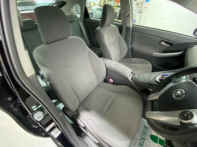 S ワンオーナー 禁煙車 FF2駆 純正オーディオ CD AUX アイストップ 電格ミラー エンジンスターター 横滑り防止 フルフラット デアイサー シートリフター スマートキー 社外15インチアルミ(10枚目)