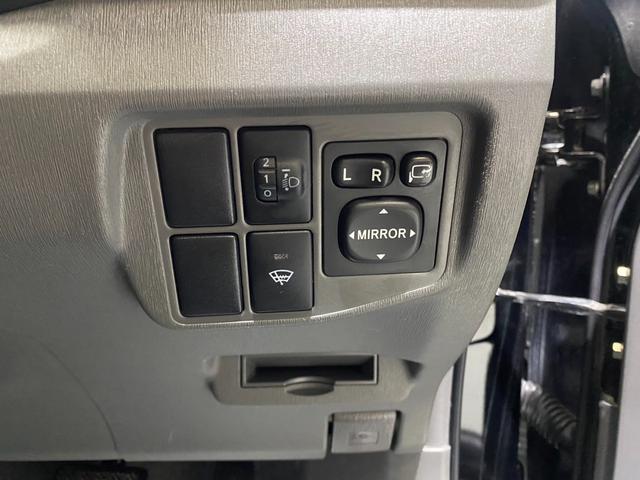 S ワンオーナー 禁煙車 FF2駆 純正オーディオ CD AUX アイストップ 電格ミラー エンジンスターター 横滑り防止 フルフラット デアイサー シートリフター スマートキー 社外15インチアルミ(19枚目)