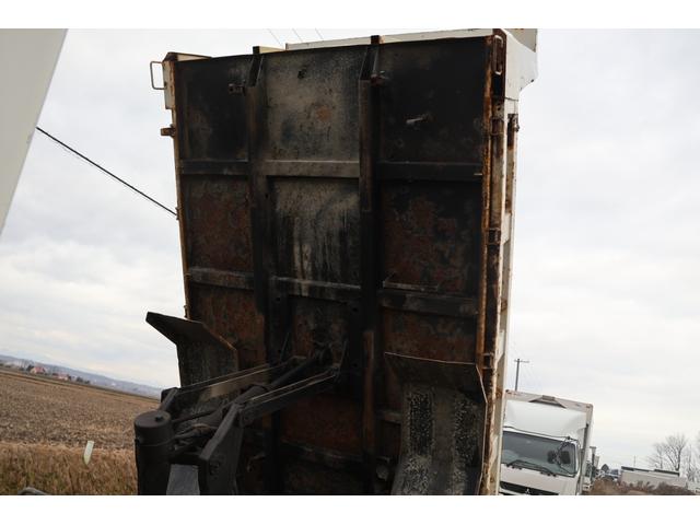 ヒノレンジャー ダンプ　スタッドレス（13枚目）