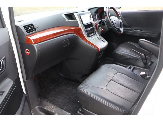 ヴェルファイア ２．４Ｚ　プラチナムセレクション　検２年　両側電動スライドドア　キャプテンシート（15枚目）