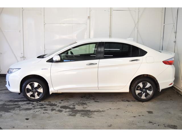 グレイス ハイブリッドLX 4WD 1年保証/走行無制限 事故歴なし 修復歴なし 純正Gathersナビ 寒冷地仕様 LEDヘッドL クルコン シートヒーター エンジンプッシュスタート ETC ステアリングスイッチ ECON(10枚目)