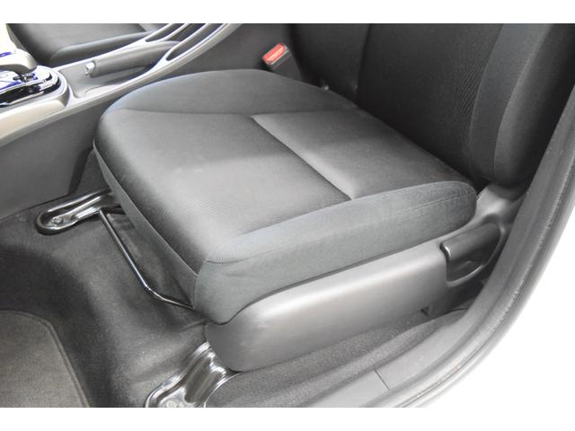 グレイス ハイブリッドLX 4WD 1年保証/走行無制限 事故歴なし 修復歴なし 純正Gathersナビ 寒冷地仕様 LEDヘッドL クルコン シートヒーター エンジンプッシュスタート ETC ステアリングスイッチ ECON(70枚目)