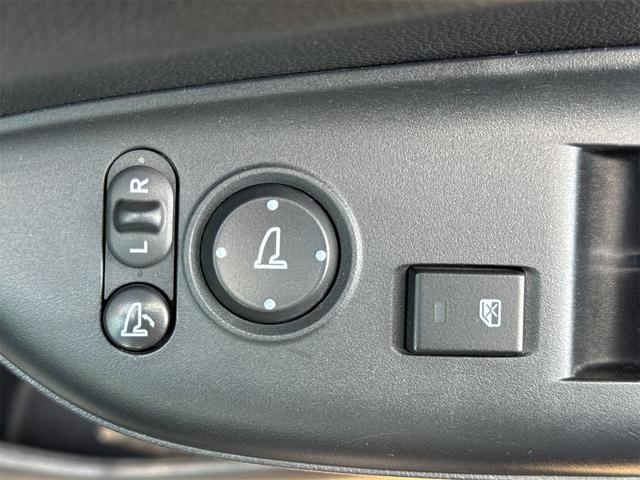 フィット １３Ｇ・Ｆパッケージ　４ＷＤ　ＥＴＣ　バックカメラ　ナビ　ＴＶ　スマートキー　アイドリングストップ　電動格納ミラー　ＣＶＴ　盗難防止システム　衝突安全ボディ　ＡＢＳ　ＥＳＣ　ＣＤ　ＵＳＢ　ミュージックプレイヤー接続可（47枚目）