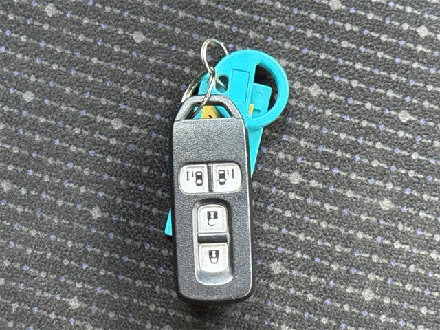 Ｎ－ＢＯＸ Ｇ・ターボＬパッケージ　４ＷＤ　バックカメラ　両側電動スライドドア　ナビ　ＴＶ　オートクルーズコントロール　スマートキー　アイドリングストップ　電動格納ミラー　ベンチシート　ＣＶＴ　盗難防止システム　ＡＢＳ　ＥＳＣ　ＣＤ（11枚目）