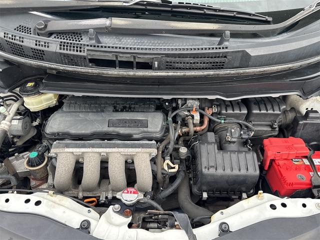 フリード G エアロ 4WD ドライブレコーダー ETC バックカメラ ナビ TV 両側スライド・片側電動 HID スマートキー 電動格納ミラー 3列シート ウォークスルー AT アルミホイール CD USB(19枚目)