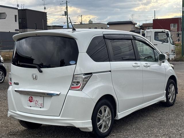 フリード G エアロ 4WD ドライブレコーダー ETC バックカメラ ナビ TV 両側スライド・片側電動 HID スマートキー 電動格納ミラー 3列シート ウォークスルー AT アルミホイール CD USB(24枚目)