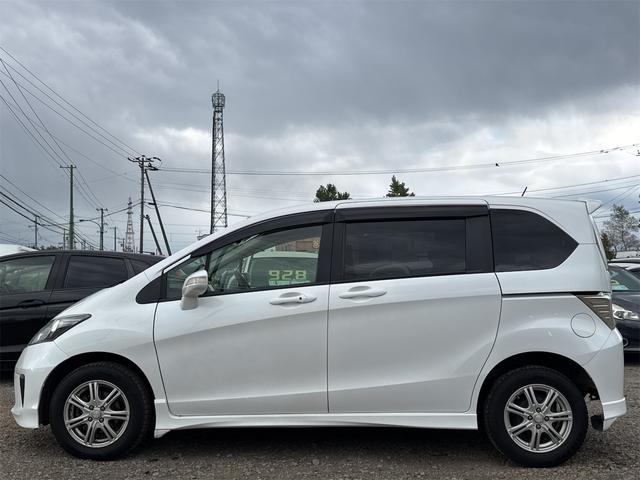 フリード G エアロ 4WD ドライブレコーダー ETC バックカメラ ナビ TV 両側スライド・片側電動 HID スマートキー 電動格納ミラー 3列シート ウォークスルー AT アルミホイール CD USB(26枚目)