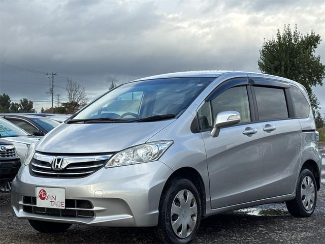 フリード Ｇ　ジャストセレクション　４ＷＤ　ＥＴＣ　バックカメラ　ナビ　ＴＶ　オートクルーズコントロール　両側電動スライドドア　スマートキー　電動格納ミラー　３列シート　ウォークスルー　ＡＴ　ＣＤ　ＤＶＤ再生　ＵＳＢ　盗難防止システム（12枚目）