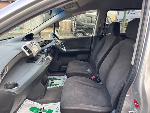 フリード Ｇ　ジャストセレクション　４ＷＤ　ＥＴＣ　バックカメラ　ナビ　ＴＶ　オートクルーズコントロール　両側電動スライドドア　スマートキー　電動格納ミラー　３列シート　ウォークスルー　ＡＴ　ＣＤ　ＤＶＤ再生　ＵＳＢ　盗難防止システム（37枚目）