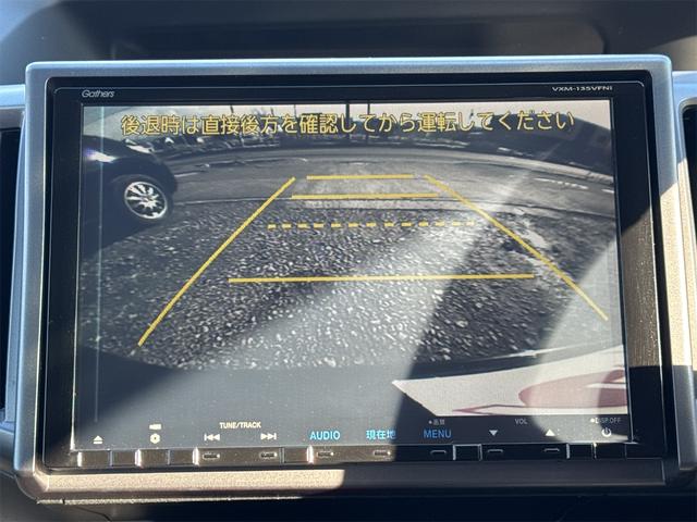 ステップワゴンスパーダ Ｚ　クールスピリット　インターナビ　セレクション　４ＷＤ　ＥＴＣ　バックカメラ　ナビ　ＴＶ　オートクルーズコントロール　両側電動スライドドア　ＨＩＤ　スマートキー　アイドリングストップ　電動格納ミラー　３列シート　ＣＶＴ　アルミホイール　ＣＤ（5枚目）