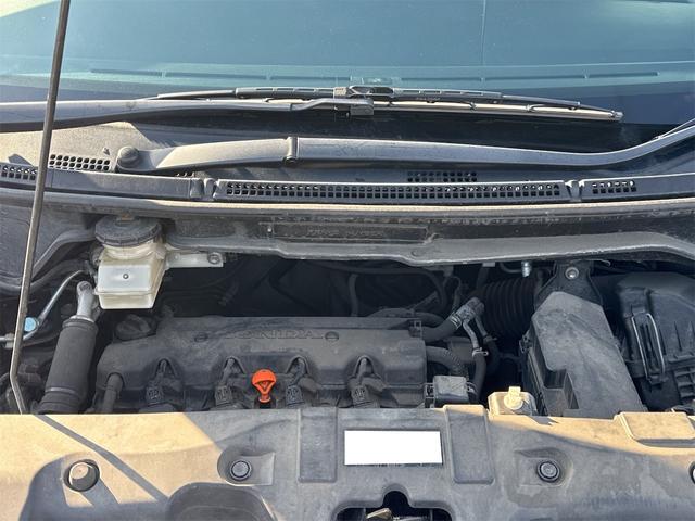 ステップワゴンスパーダ Ｚ　クールスピリット　インターナビ　セレクション　４ＷＤ　ＥＴＣ　バックカメラ　ナビ　ＴＶ　オートクルーズコントロール　両側電動スライドドア　ＨＩＤ　スマートキー　アイドリングストップ　電動格納ミラー　３列シート　ＣＶＴ　アルミホイール　ＣＤ（20枚目）