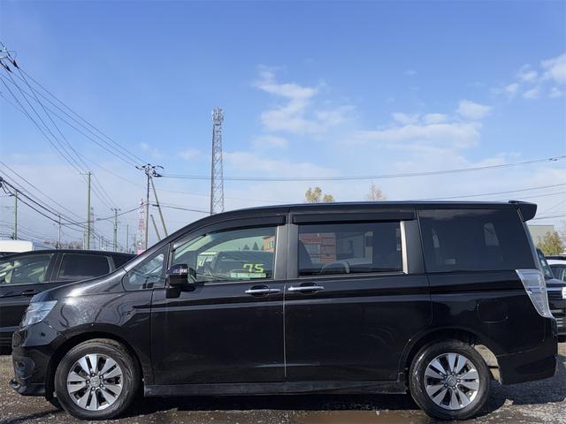 ステップワゴンスパーダ Ｚ　クールスピリット　インターナビ　セレクション　４ＷＤ　ＥＴＣ　バックカメラ　ナビ　ＴＶ　オートクルーズコントロール　両側電動スライドドア　ＨＩＤ　スマートキー　アイドリングストップ　電動格納ミラー　３列シート　ＣＶＴ　アルミホイール　ＣＤ（23枚目）