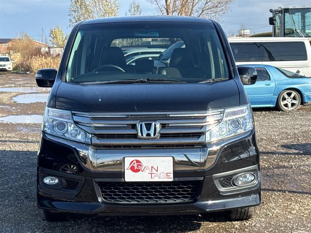 ステップワゴンスパーダ Ｚ　クールスピリット　インターナビ　セレクション　４ＷＤ　ＥＴＣ　バックカメラ　ナビ　ＴＶ　オートクルーズコントロール　両側電動スライドドア　ＨＩＤ　スマートキー　アイドリングストップ　電動格納ミラー　３列シート　ＣＶＴ　アルミホイール　ＣＤ（24枚目）