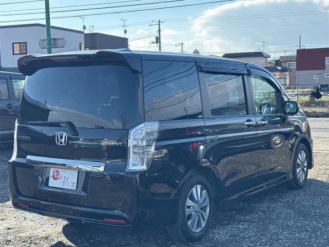 ステップワゴンスパーダ Ｚ　クールスピリット　インターナビ　セレクション　４ＷＤ　ＥＴＣ　バックカメラ　ナビ　ＴＶ　オートクルーズコントロール　両側電動スライドドア　ＨＩＤ　スマートキー　アイドリングストップ　電動格納ミラー　３列シート　ＣＶＴ　アルミホイール　ＣＤ（29枚目）