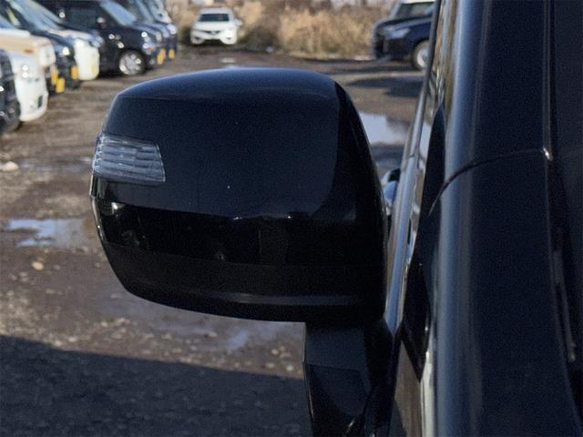 ステップワゴンスパーダ Ｚ　クールスピリット　インターナビ　セレクション　４ＷＤ　ＥＴＣ　バックカメラ　ナビ　ＴＶ　オートクルーズコントロール　両側電動スライドドア　ＨＩＤ　スマートキー　アイドリングストップ　電動格納ミラー　３列シート　ＣＶＴ　アルミホイール　ＣＤ（33枚目）