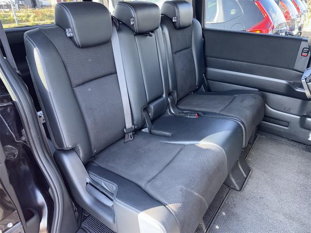 ステップワゴンスパーダ Ｚ　クールスピリット　インターナビ　セレクション　４ＷＤ　ＥＴＣ　バックカメラ　ナビ　ＴＶ　オートクルーズコントロール　両側電動スライドドア　ＨＩＤ　スマートキー　アイドリングストップ　電動格納ミラー　３列シート　ＣＶＴ　アルミホイール　ＣＤ（44枚目）