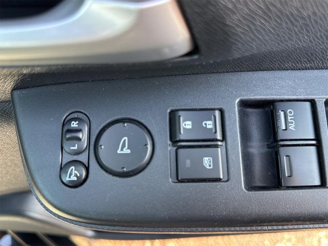 ステップワゴンスパーダ Ｚ　クールスピリット　インターナビ　セレクション　４ＷＤ　ＥＴＣ　バックカメラ　ナビ　ＴＶ　オートクルーズコントロール　両側電動スライドドア　ＨＩＤ　スマートキー　アイドリングストップ　電動格納ミラー　３列シート　ＣＶＴ　アルミホイール　ＣＤ（47枚目）