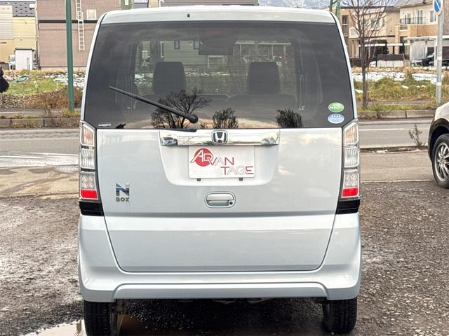Ｎ－ＢＯＸ Ｇ　４ＷＤ　両側スライドドア　スマートキー　アイドリングストップ　電動格納ミラー　ベンチシート　ＣＶＴ　盗難防止システム　ＡＢＳ　ＥＳＣ　ＣＤ　ミュージックプレイヤー接続可　アルミホイール　衝突安全ボディ（16枚目）