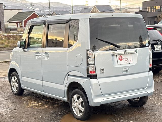 Ｎ－ＢＯＸ Ｇ　４ＷＤ　両側スライドドア　スマートキー　アイドリングストップ　電動格納ミラー　ベンチシート　ＣＶＴ　盗難防止システム　ＡＢＳ　ＥＳＣ　ＣＤ　ミュージックプレイヤー接続可　アルミホイール　衝突安全ボディ（17枚目）