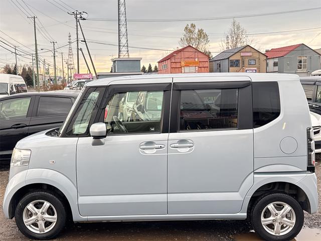 Ｎ－ＢＯＸ Ｇ　４ＷＤ　両側スライドドア　スマートキー　アイドリングストップ　電動格納ミラー　ベンチシート　ＣＶＴ　盗難防止システム　ＡＢＳ　ＥＳＣ　ＣＤ　ミュージックプレイヤー接続可　アルミホイール　衝突安全ボディ（18枚目）