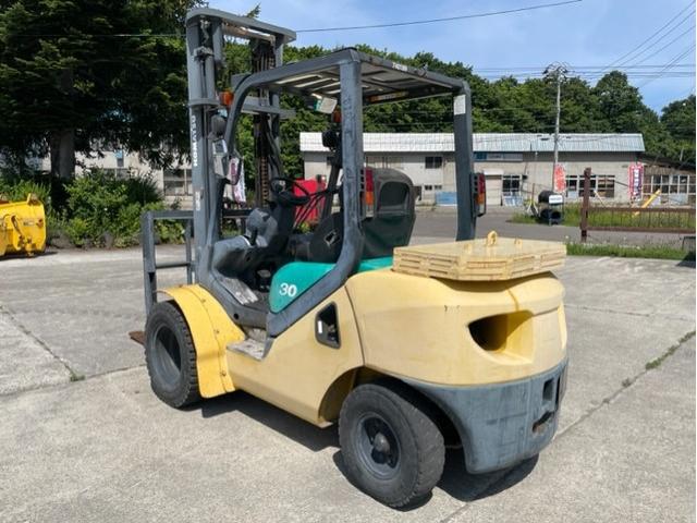 日本 コマツ　ＦＤ３０Ｔ－１６　フォークリフト　６１０時間　荷重２７５０ｋｇ（18枚目）