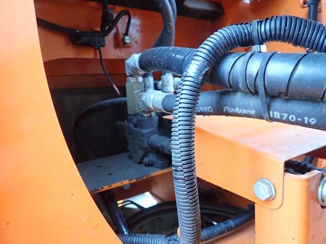 日本 日立 ZW80S-5B ホイールローダー 1950時間 走行ダンパー無 スパイクタイヤ ツインヒーター(9枚目)