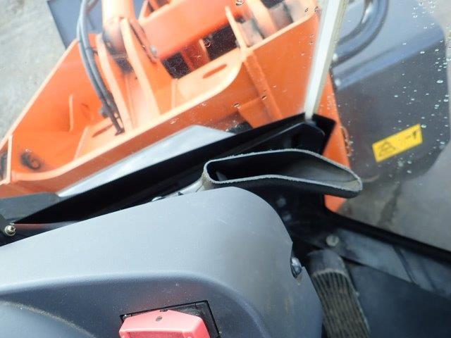 日本 日立 ZW80S-5B ホイールローダー 1950時間 走行ダンパー無 スパイクタイヤ ツインヒーター(30枚目)