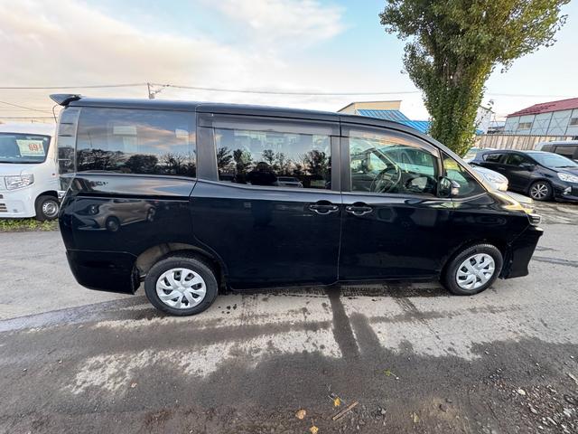 ヴォクシー Ｘ　４ＷＤ（11枚目）