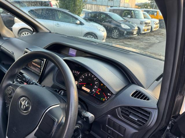 ヴォクシー Ｘ　４ＷＤ（19枚目）