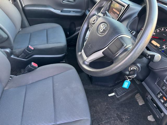 ヴォクシー Ｘ　４ＷＤ（20枚目）